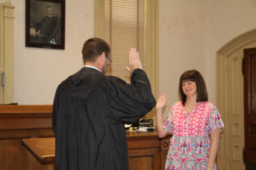 New Morgan County Circuit Clerk sworn in