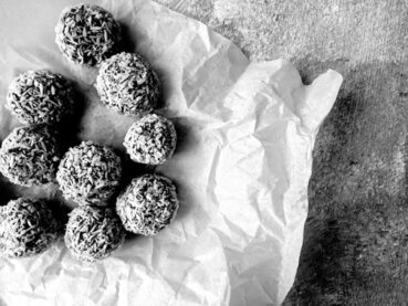 No Bake Chocolate Oatmeal Balls