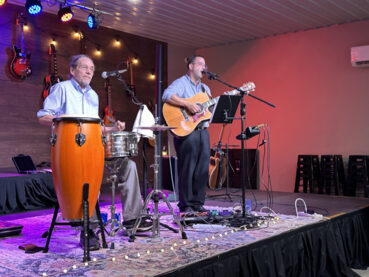 Hospital auxiliary holds fundraiser