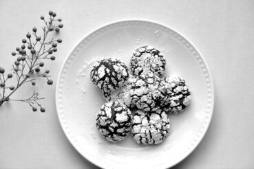 Chocolate Crackle Cookies