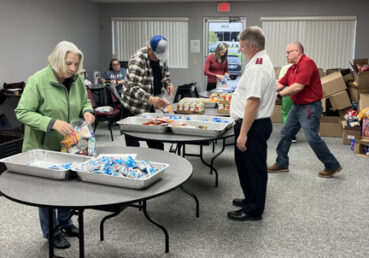 ‘Snack Pack’ feeds kids on weekends