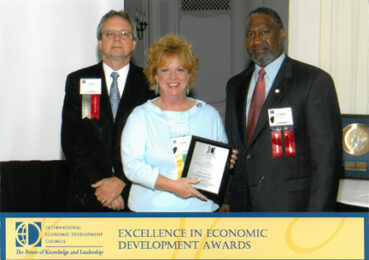 JREDC vice president retires