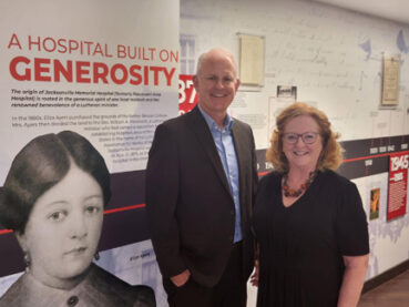 Head of hospital foundation retires