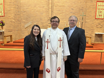 Church welcomes pastor with local ties