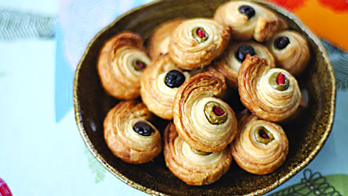 Olive Puffs