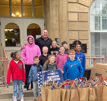 ISD club shows gratitude to first responders