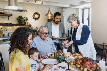 Doctors’ Tips to Stay Healthy and Safe This Holiday Season