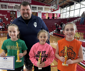 Ages 8-9 Girls division winners, from left: Karsyn Smith – Our Saviour (1st place), Audrey Dorsey – Winchester (2nd place) and Hadley Turpin – Franklin (3rd place). Jacksonville Elks Lodge #682 President James Lomelino is in back.